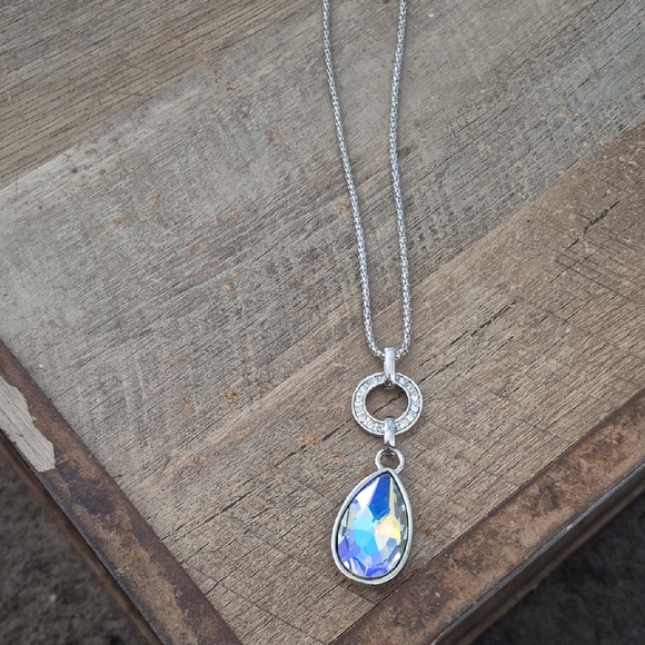 Paparazzi Silver Tone Necklace and Earring Set - Picture 2 of 3